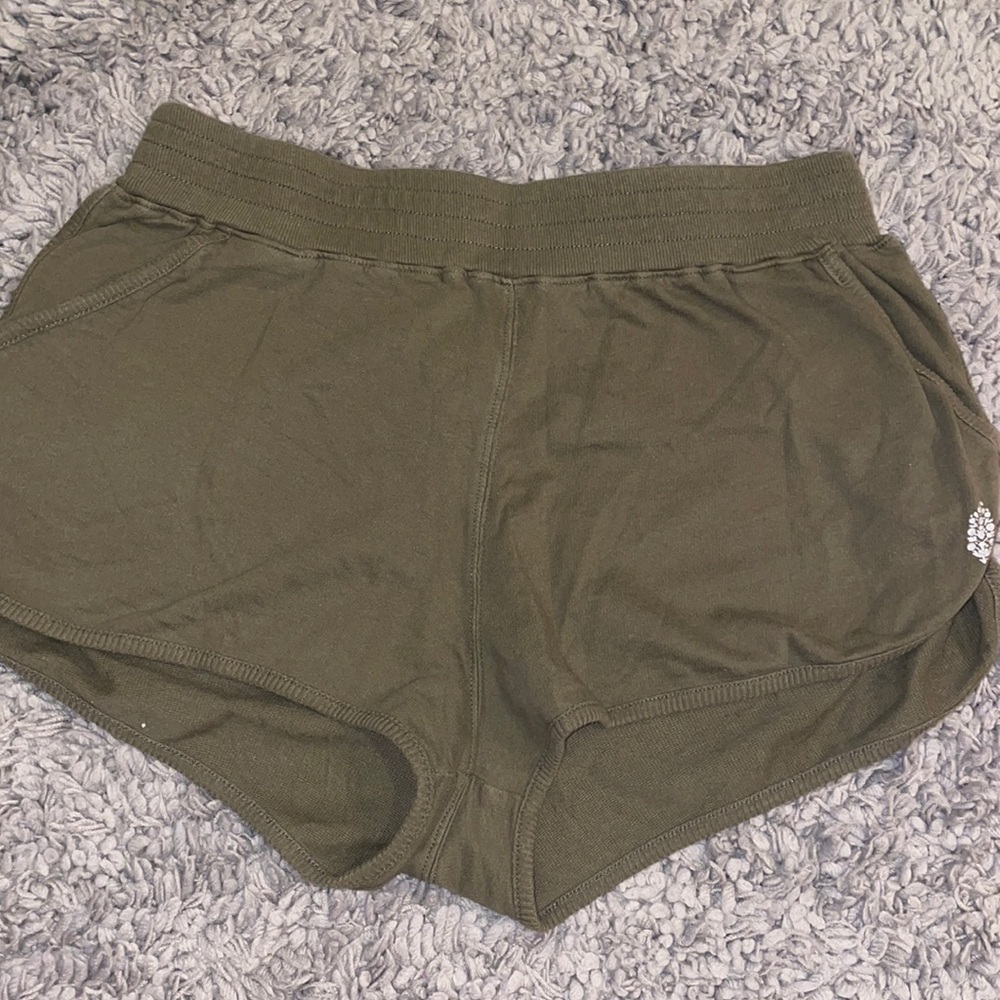 FREE PEOPLE SHORTS SIZE L